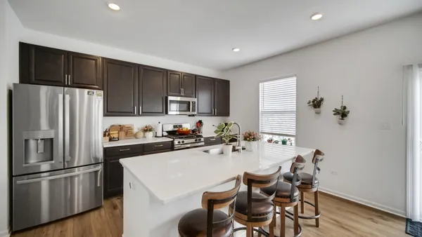 $469,000 | 3901 Iron Gate Drive, Valparaiso, IN 46385