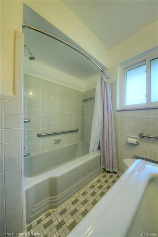 28341 Farmington Road Farmington Hills, MI 48334 - Photo 25 of 35