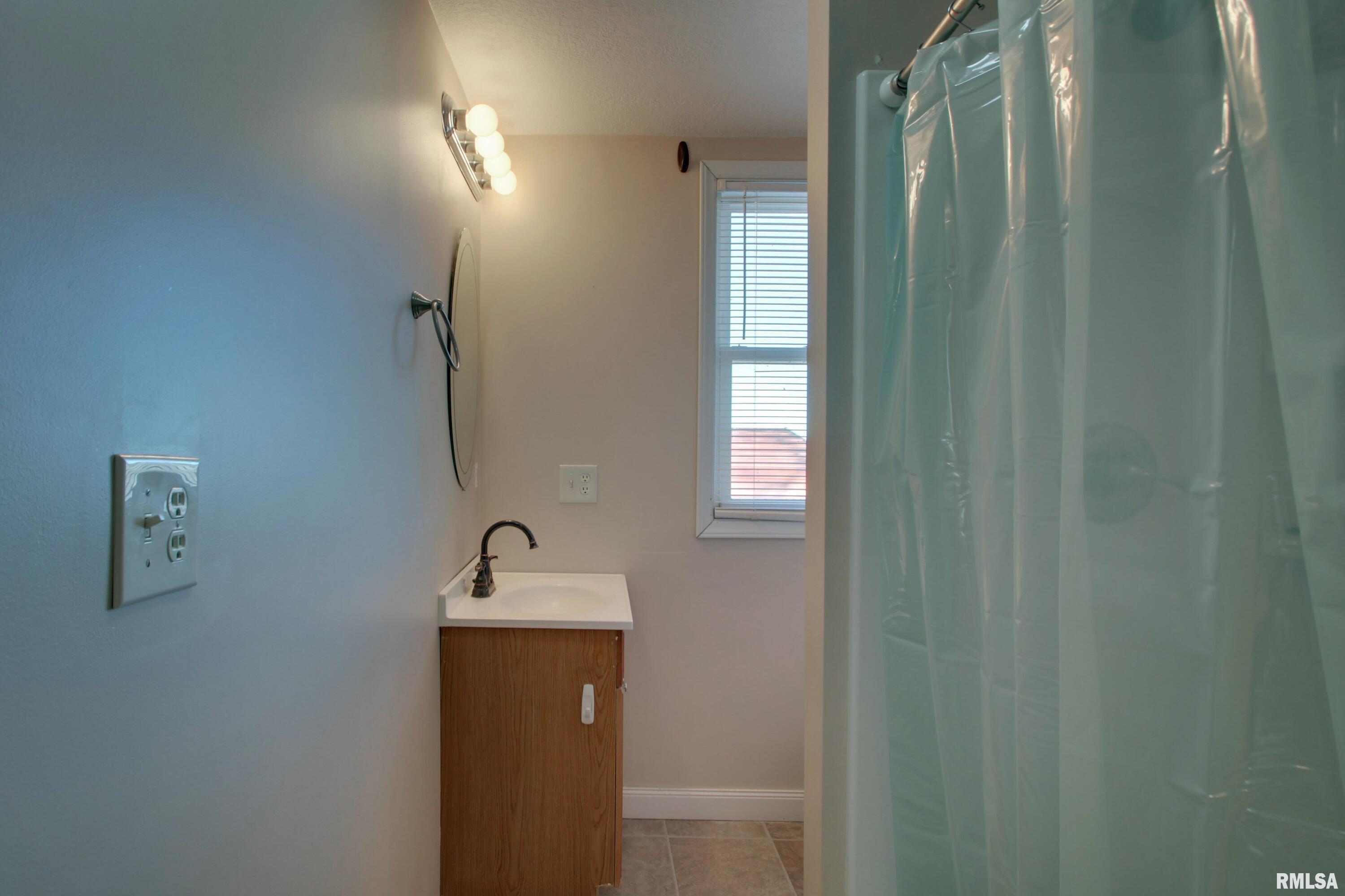 1911 North 2400th Avenue Camp Point, IL 62320 - Photo 19 of 30