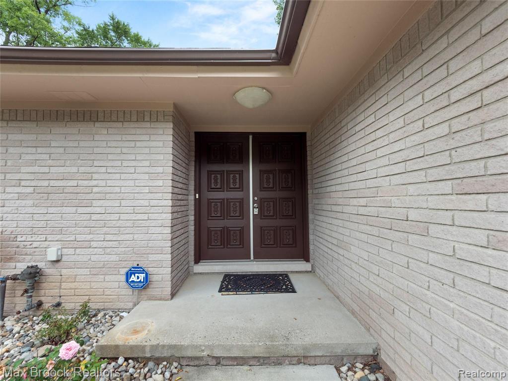 4899 Wye Oak Road Bloomfield Hills, MI 48301 - Photo 3 of 23