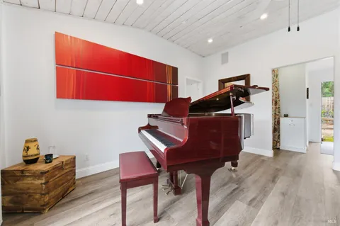 $1,850,000 | 4405 Silverado Trail North, Calistoga, CA 94515