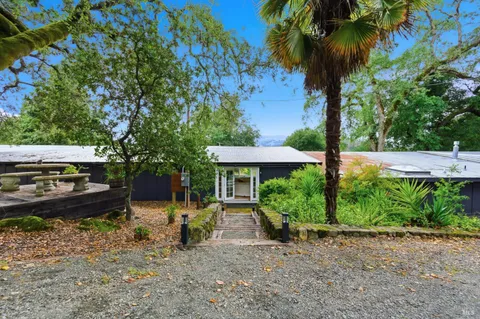 $1,850,000 | 4405 Silverado Trail North, Calistoga, CA 94515
