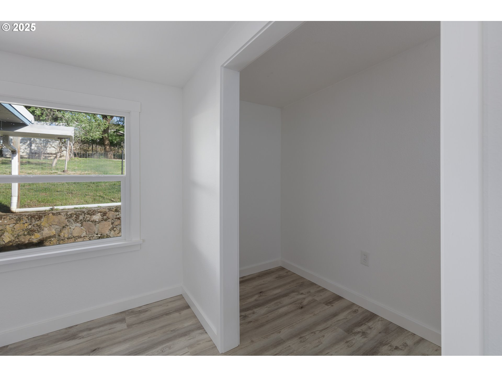 4739 Chenoweth Road The Dalles, OR 97058 - Photo 9 of 25 Gallery Image 9