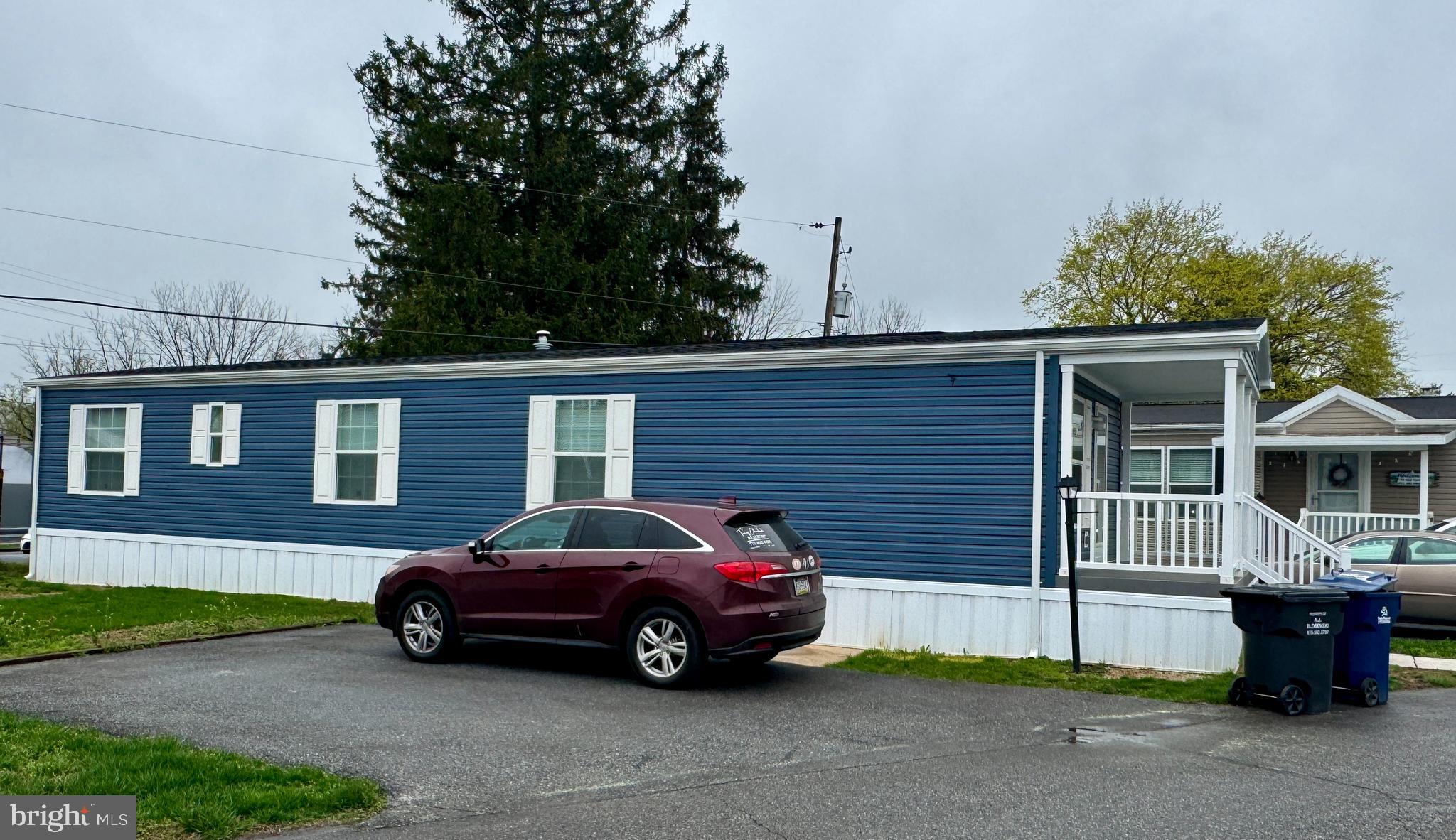 45 Jeffrey Road Gordonville, PA 17529 - Photo 5 of 24 left side and parking