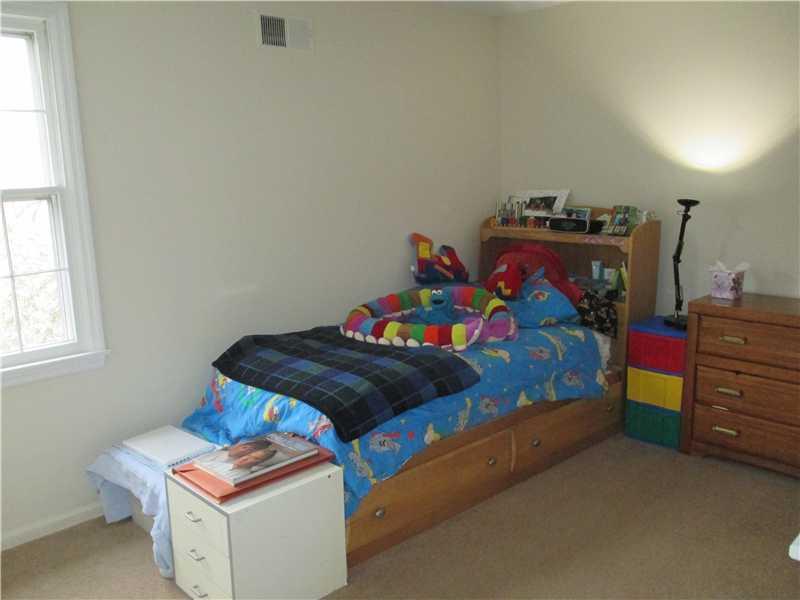 202 Springhouse Lane Pittsburgh, PA 15238 - Photo 11 of 15 Bedroom.