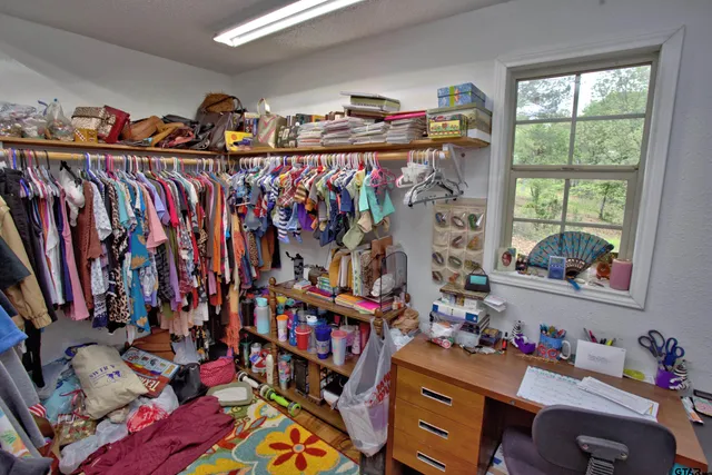 $400,000 | 998 County Road 311, Tyler, TX 75706