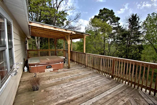 $400,000 | 998 County Road 311, Tyler, TX 75706