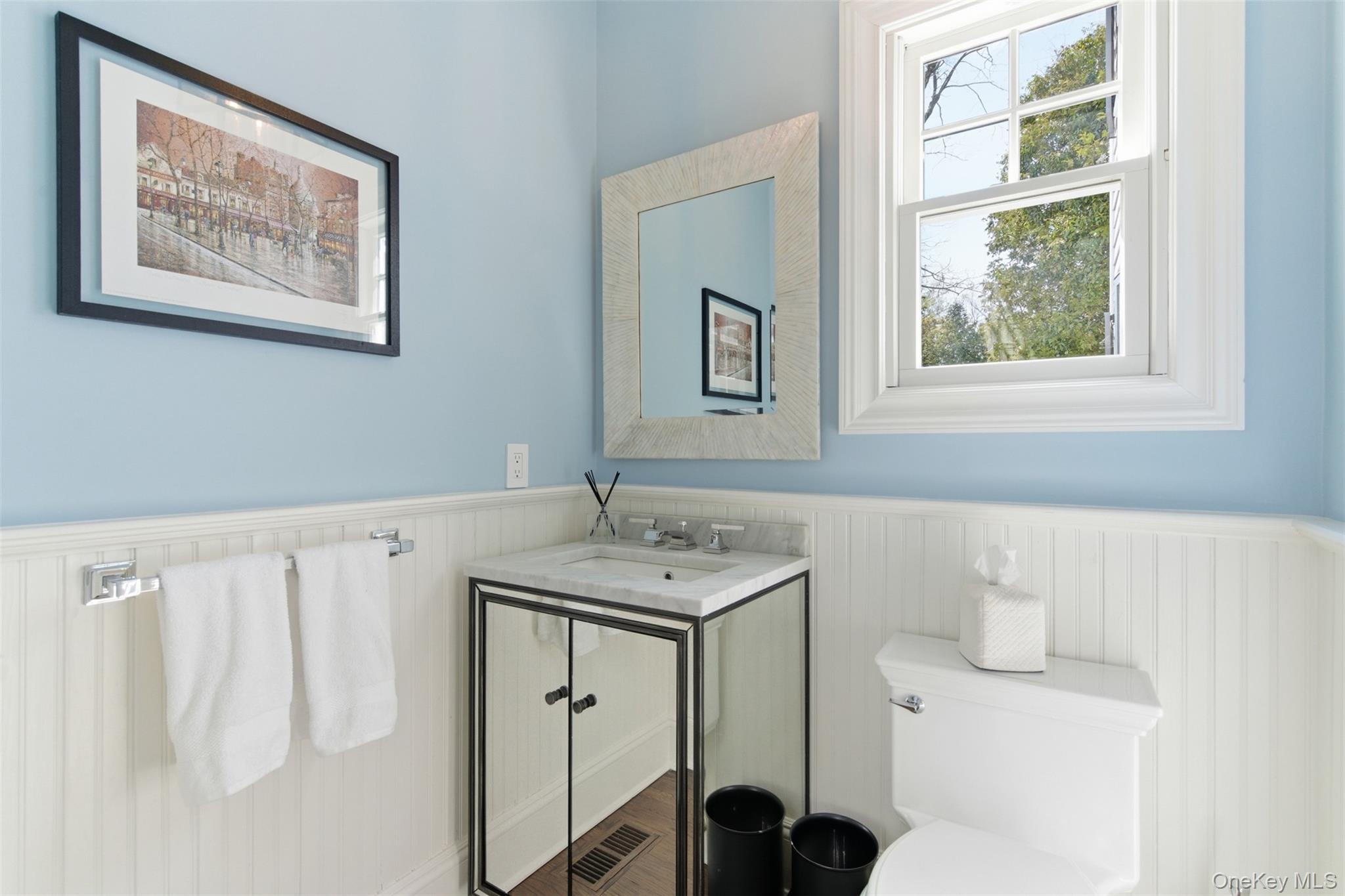 5 Toboggan Hill Path Cold Spring Harbor, NY 11724 - Photo 6 of 35 Powder Room
