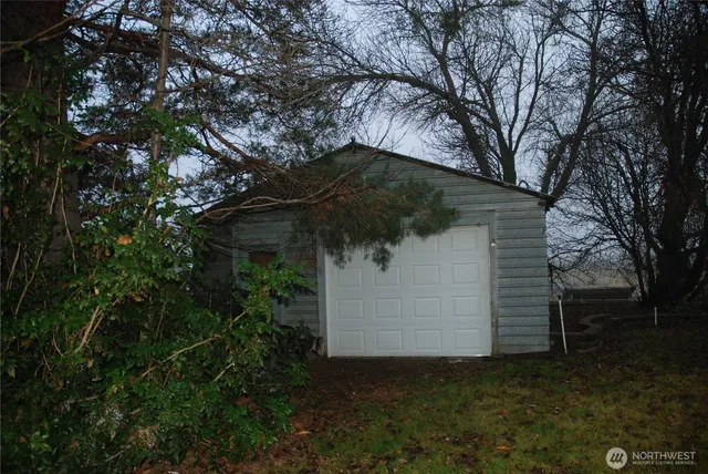 an outdoor view of garage