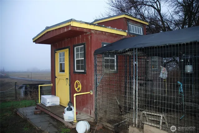 $650,000 | 20535 Road 6 Southeast, Warden, WA 98857