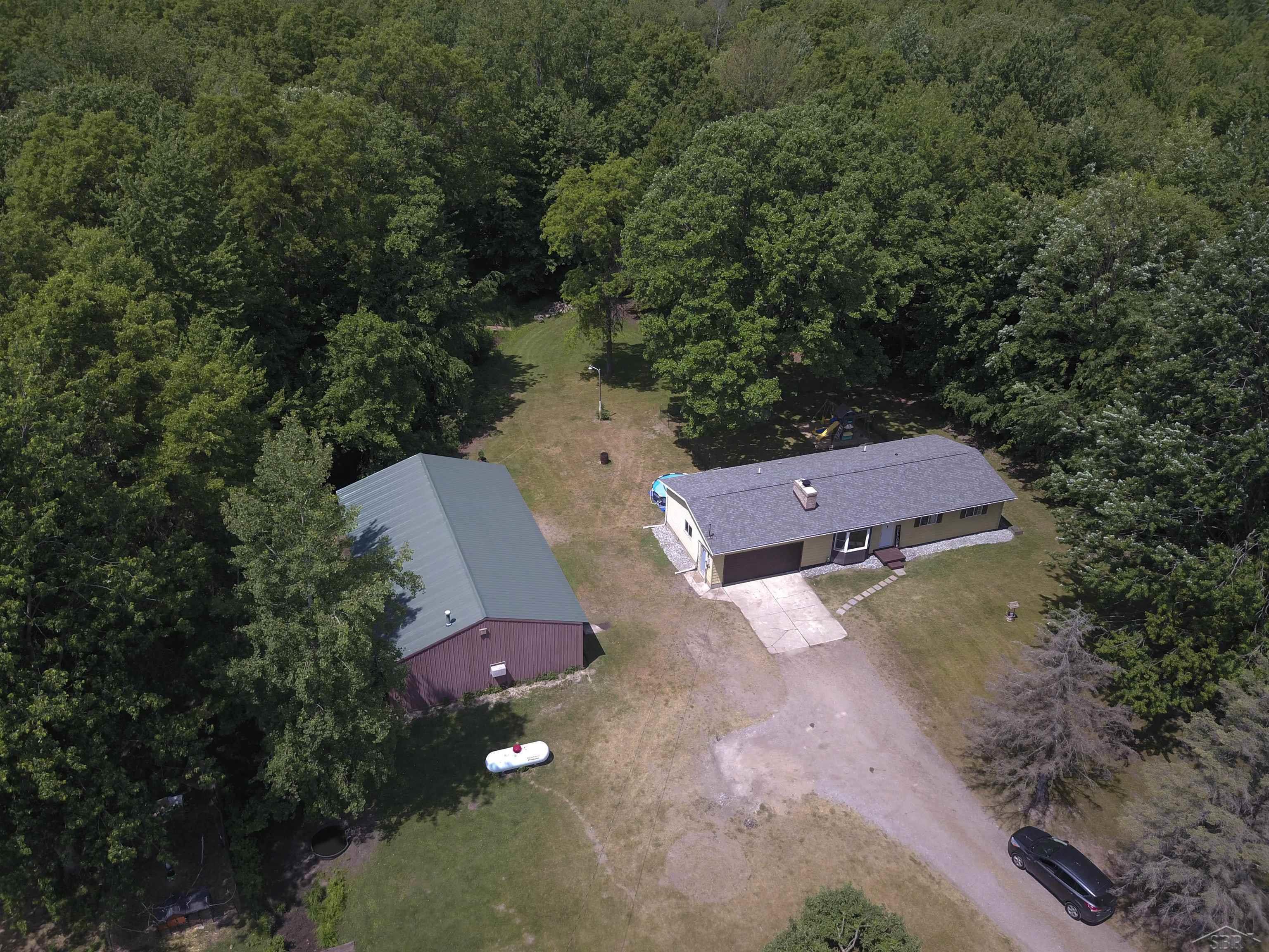 6432 South Steel Road St. Charles, MI 48655 - Photo 3 of 23 50111025-2.JPG