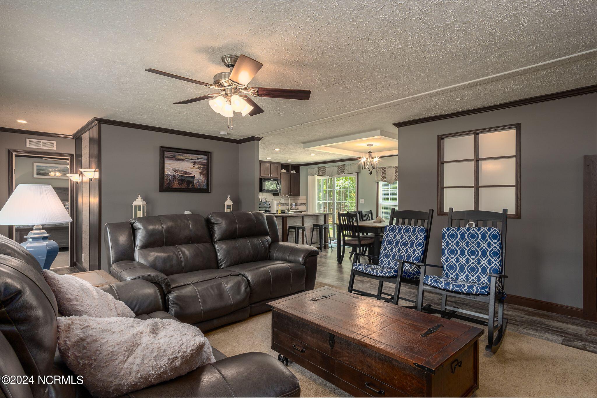 10320 Neuse Road Grantsboro, NC 28529 - Photo 14 of 55 Living Room