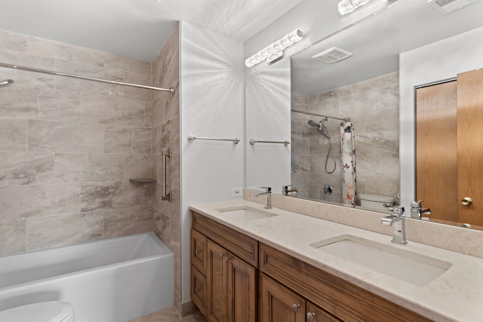 1136 10 Pin Lane Zion, IL 60099 - Photo 16 of 33