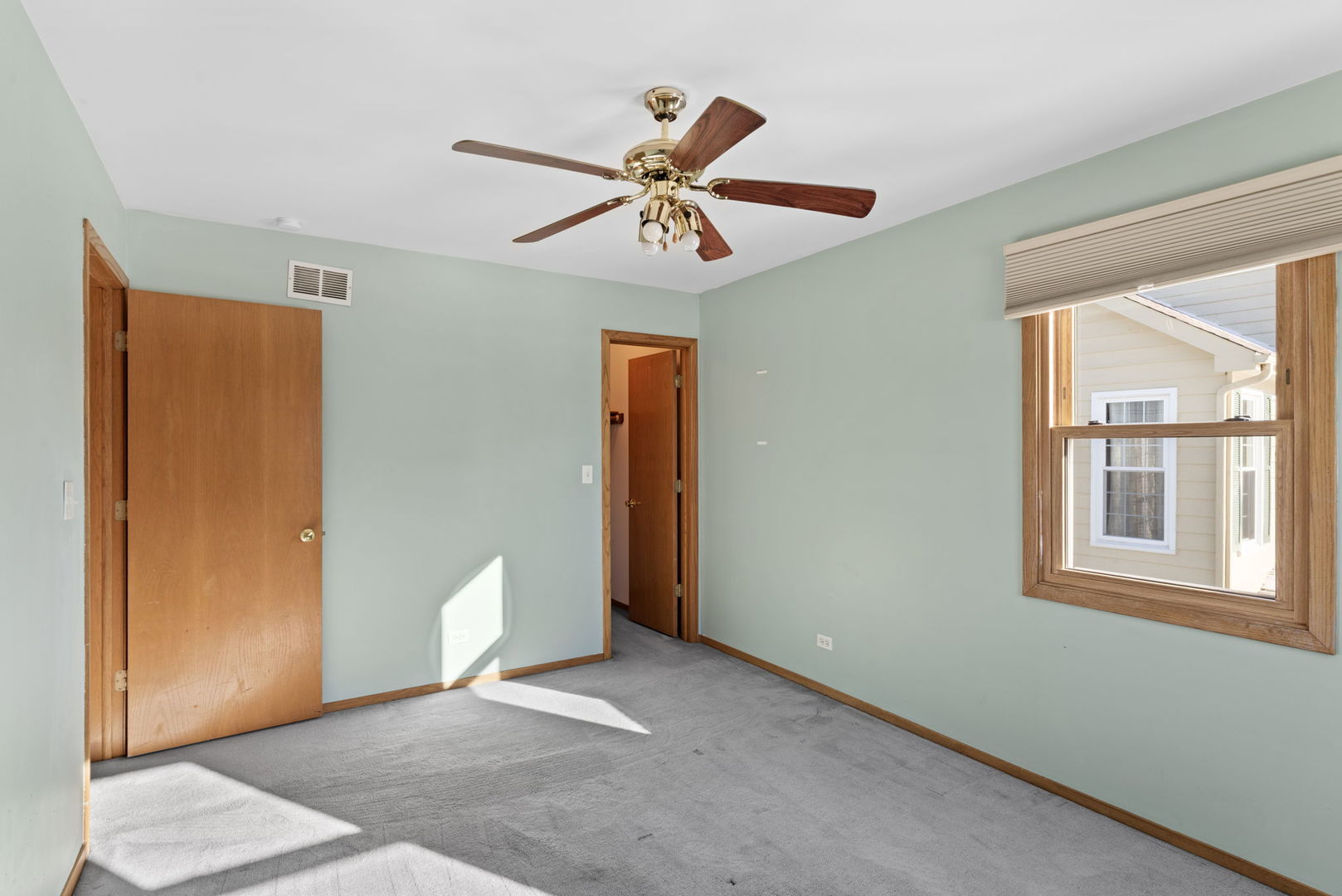 1136 10 Pin Lane Zion, IL 60099 - Photo 19 of 33