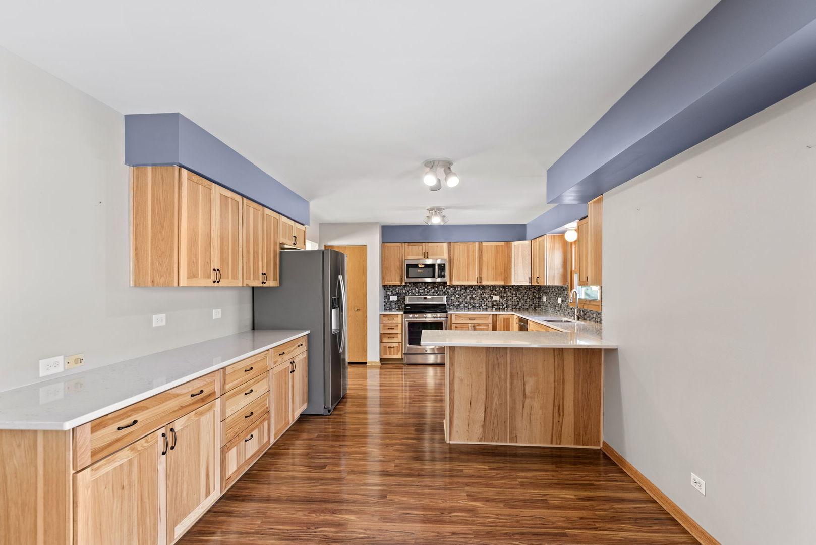 1136 10 Pin Lane Zion, IL 60099 - Photo 6 of 33