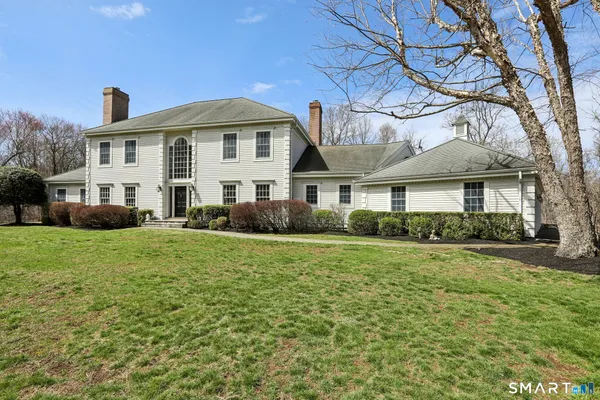 $1,700,000 | 100 Chestnut Hill Road, Ridgefield, CT 06877
