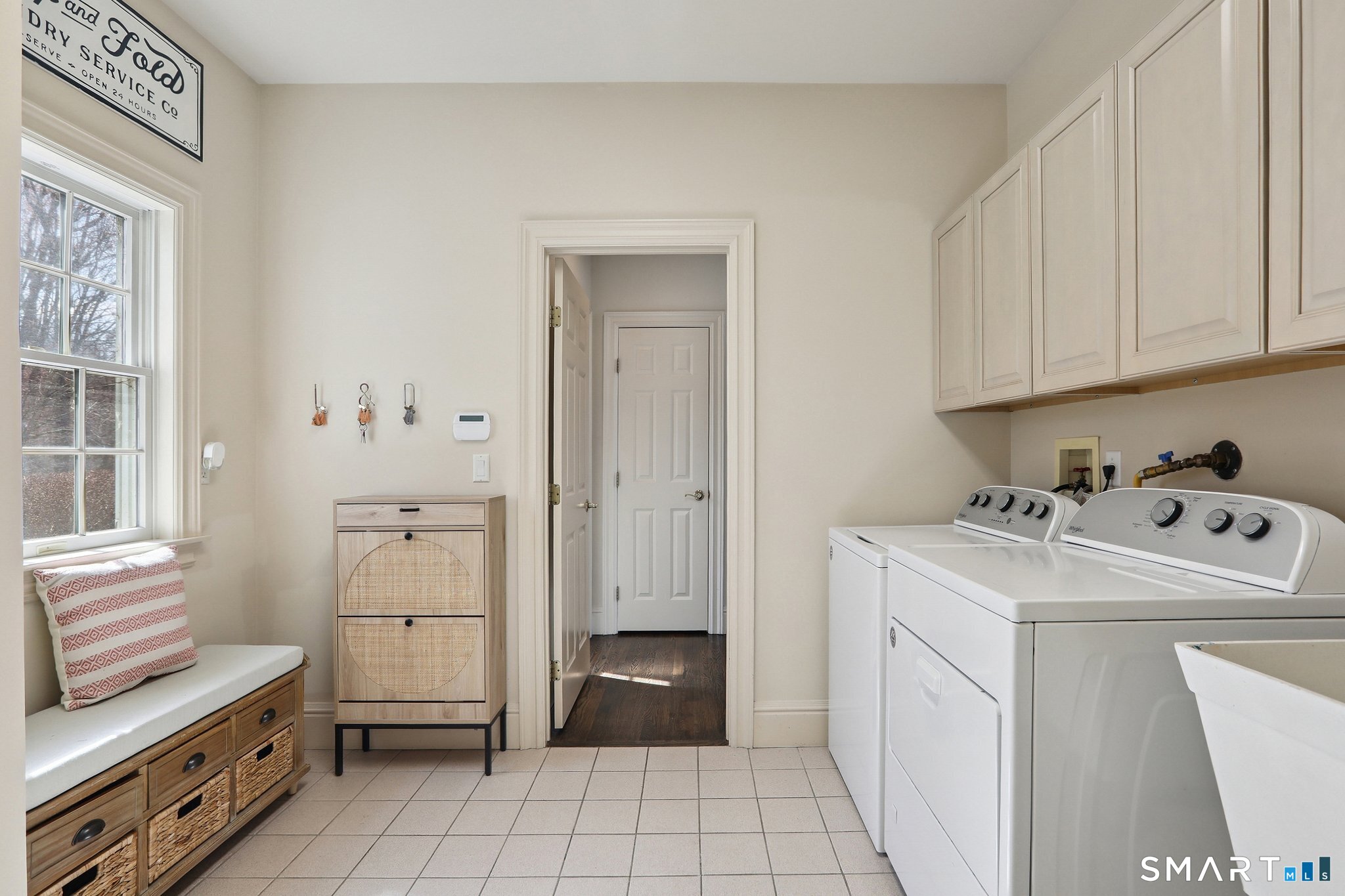 100 Chestnut Hill Road Ridgefield, CT 06877 - Photo 30 of 40 a view of utility room with washer and dryer