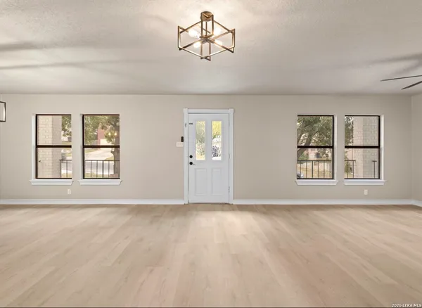 $549,900 | 7738 Oakhill Park Drive, San Antonio, TX 78249