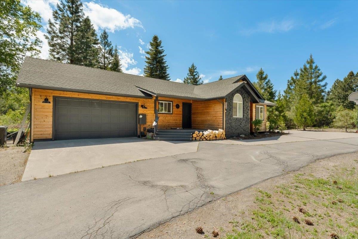 4113 North Old Stage Road Mount Shasta, CA 96067 - Photo 5 of 35 Gallery Image 5