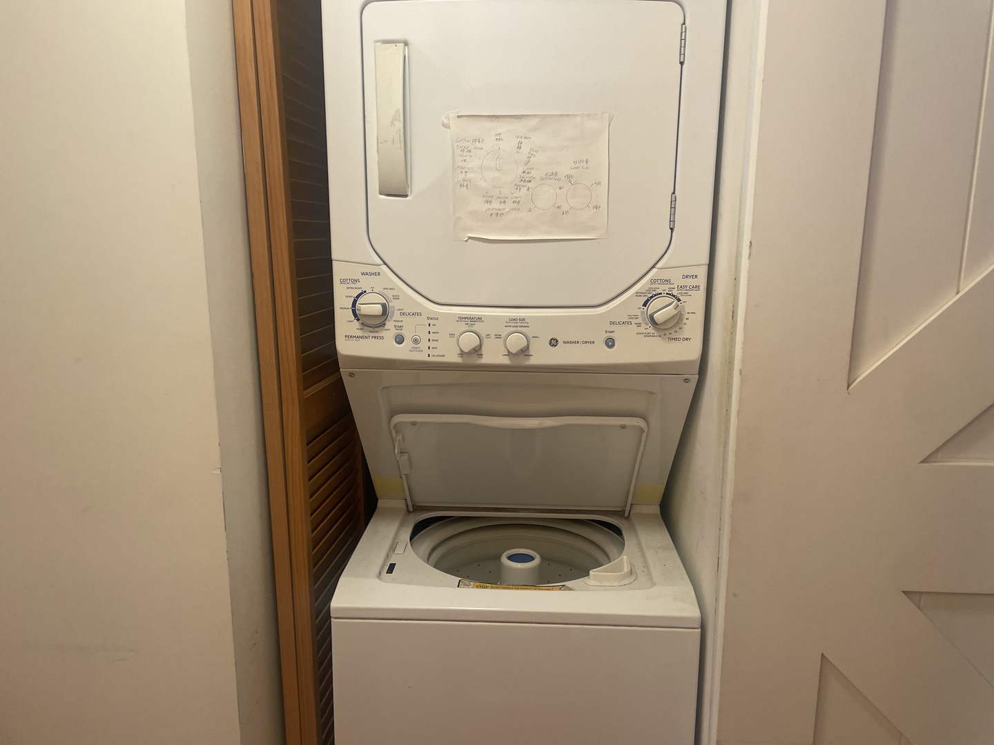 1928 South Wells Street, Unit 1 Chicago, IL 60616 - Photo 7 of 9 a utility room with dryer and washer