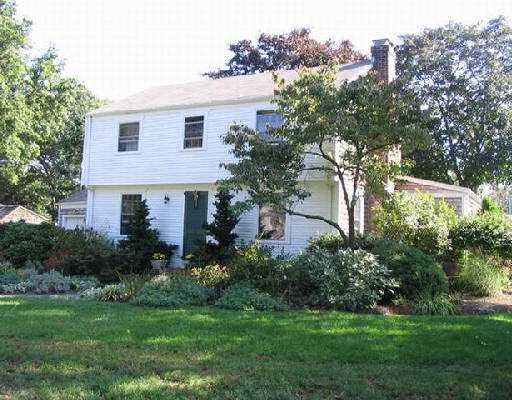 8 Ledge Road Barrington, RI 02806 - Photo 1 of 5 Exterior Front.