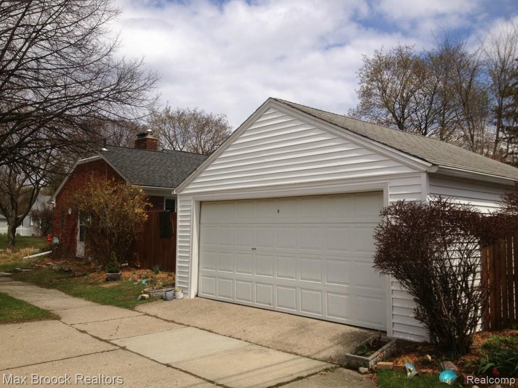 4163 Amherst Road Royal Oak, MI 48073 - Photo 2 of 25