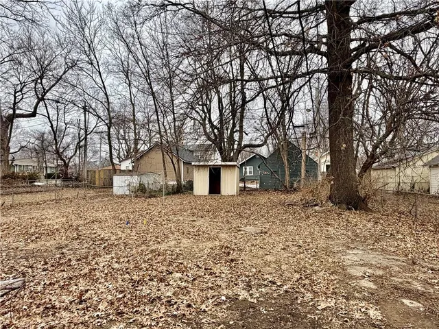 $185,000 | 710 West 76 Street, Kansas City, MO 64114