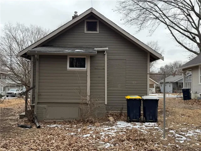 $185,000 | 710 West 76 Street, Kansas City, MO 64114