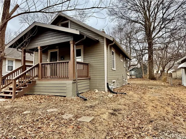 $185,000 | 710 West 76 Street, Kansas City, MO 64114