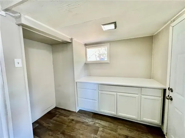 $185,000 | 710 West 76 Street, Kansas City, MO 64114