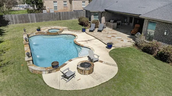 $900,000 | 11010 St Helens Drive, Shreveport, LA 71106