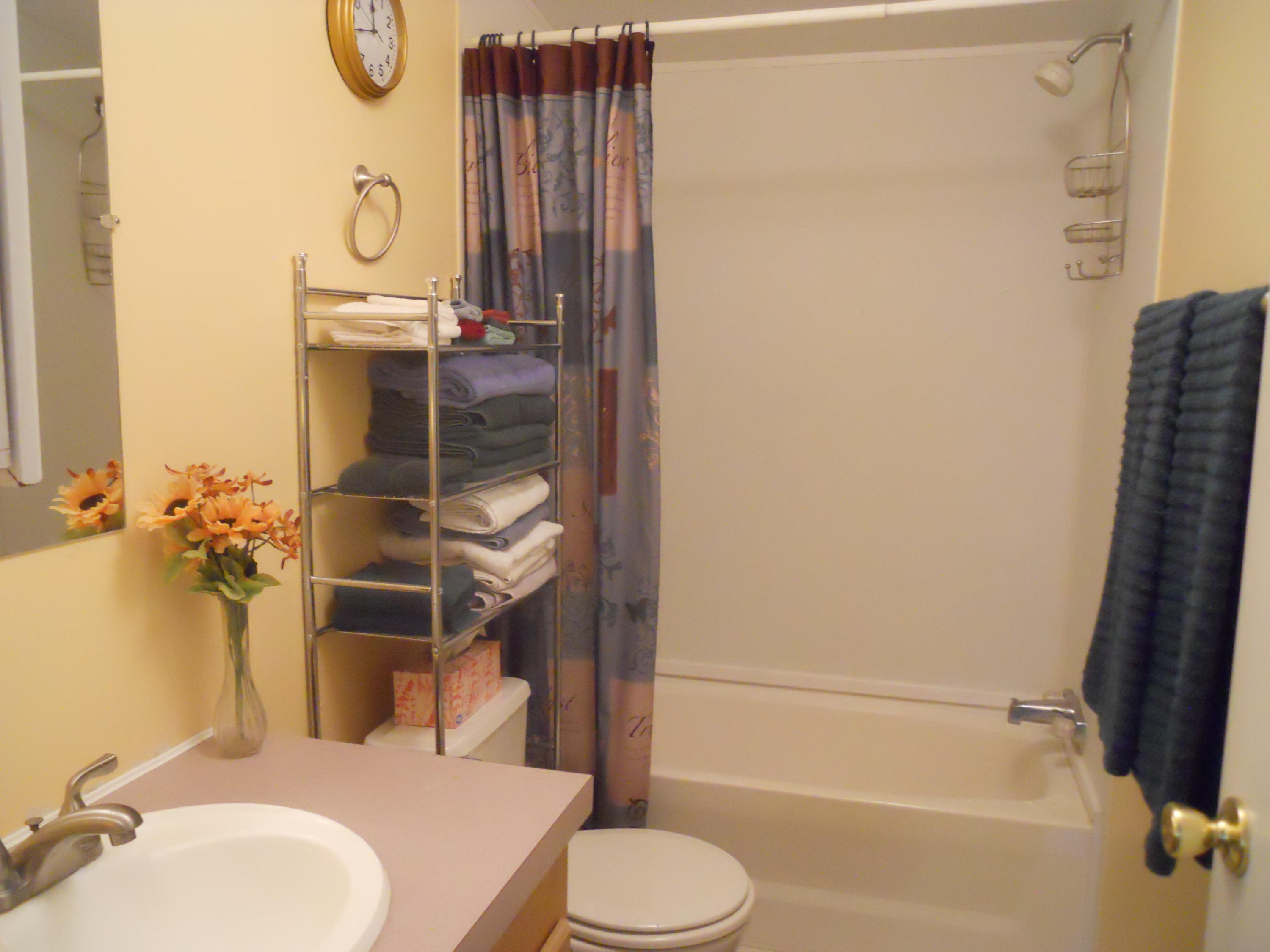 1103 Ferry Road Grants Pass, OR 97526 - Photo 19 of 19 bathroom 2