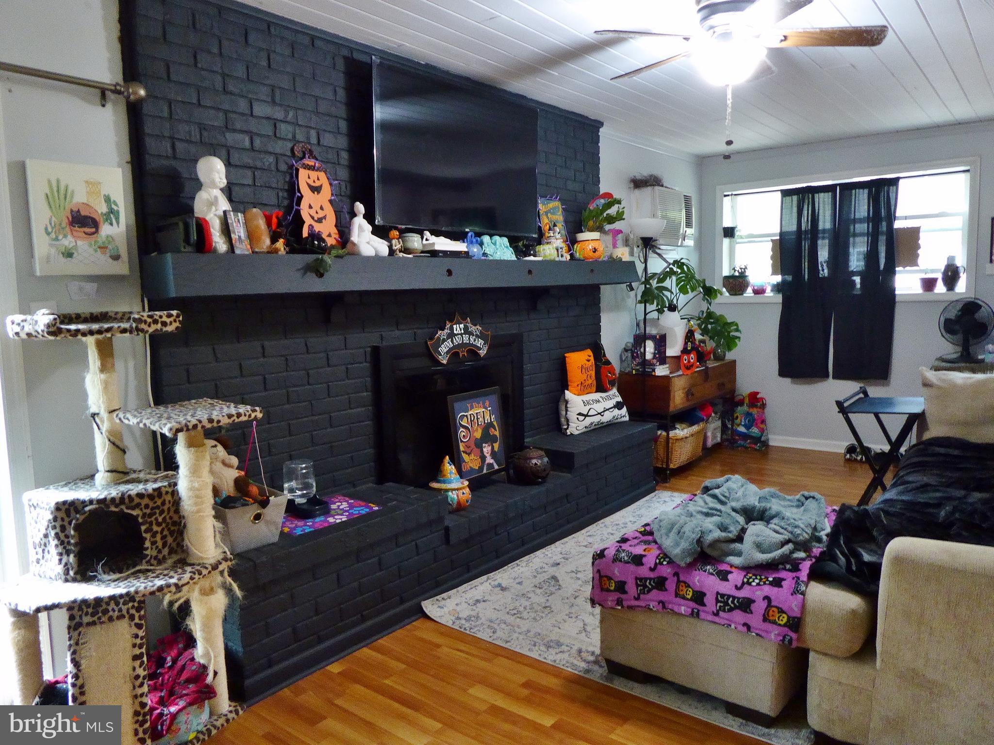 404 Gooseberry Road Millville, NJ 08332 - Photo 4 of 20 Living room