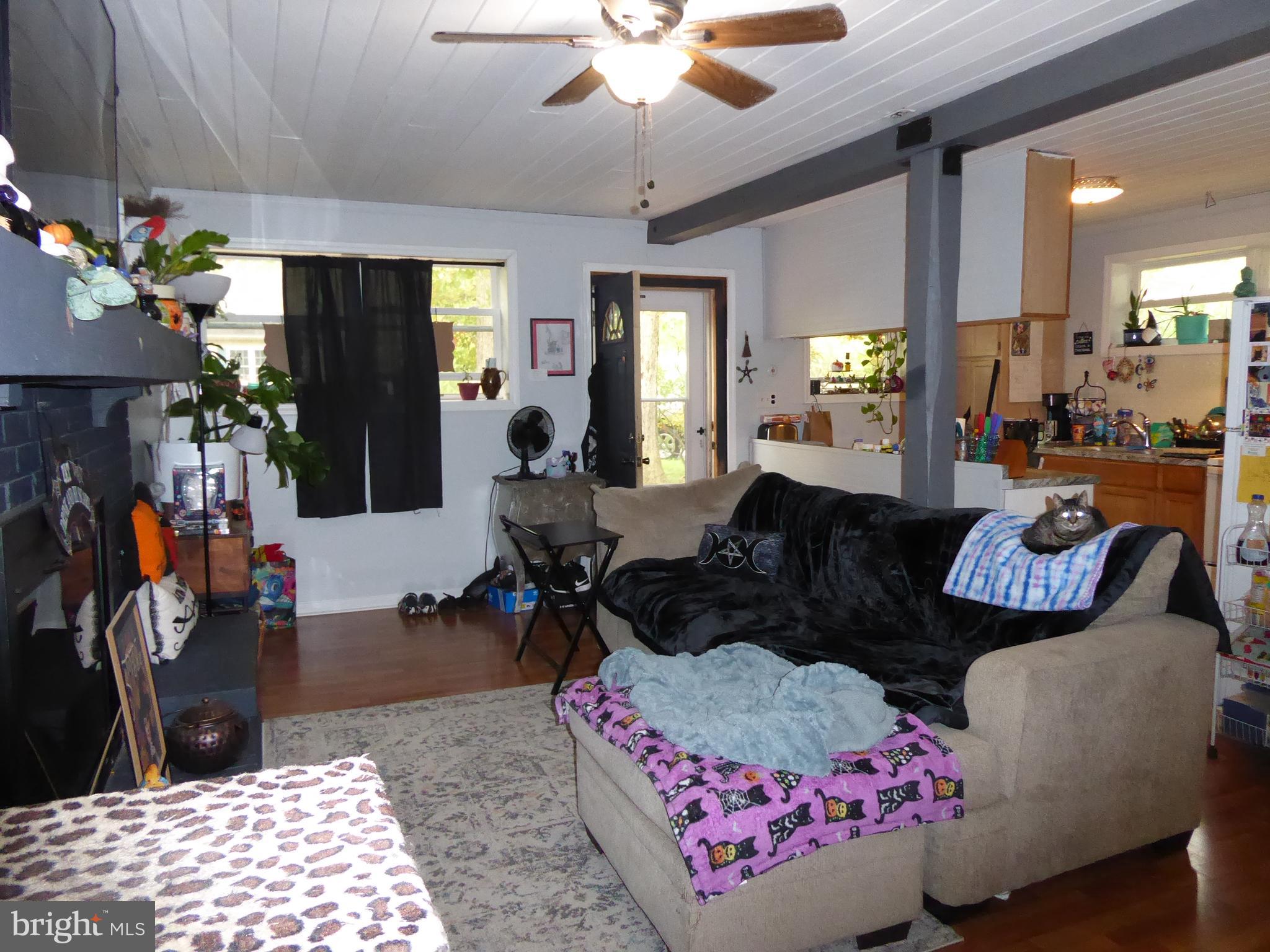404 Gooseberry Road Millville, NJ 08332 - Photo 5 of 20 Living room