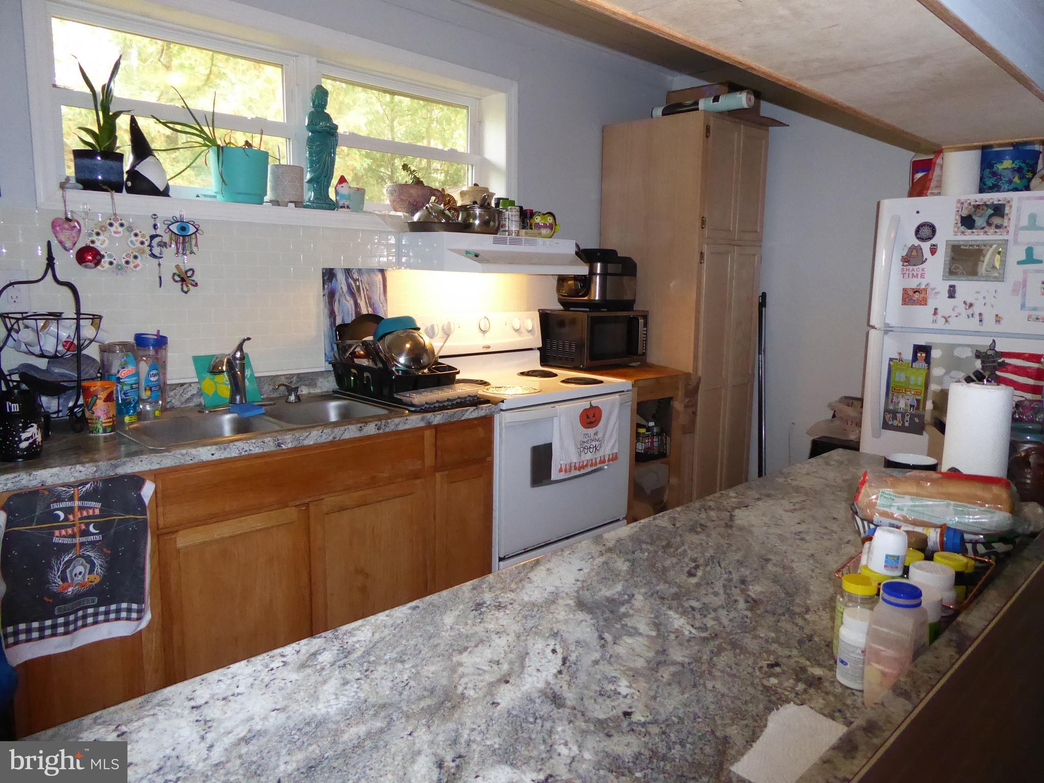 404 Gooseberry Road Millville, NJ 08332 - Photo 6 of 20 Galley kitchen