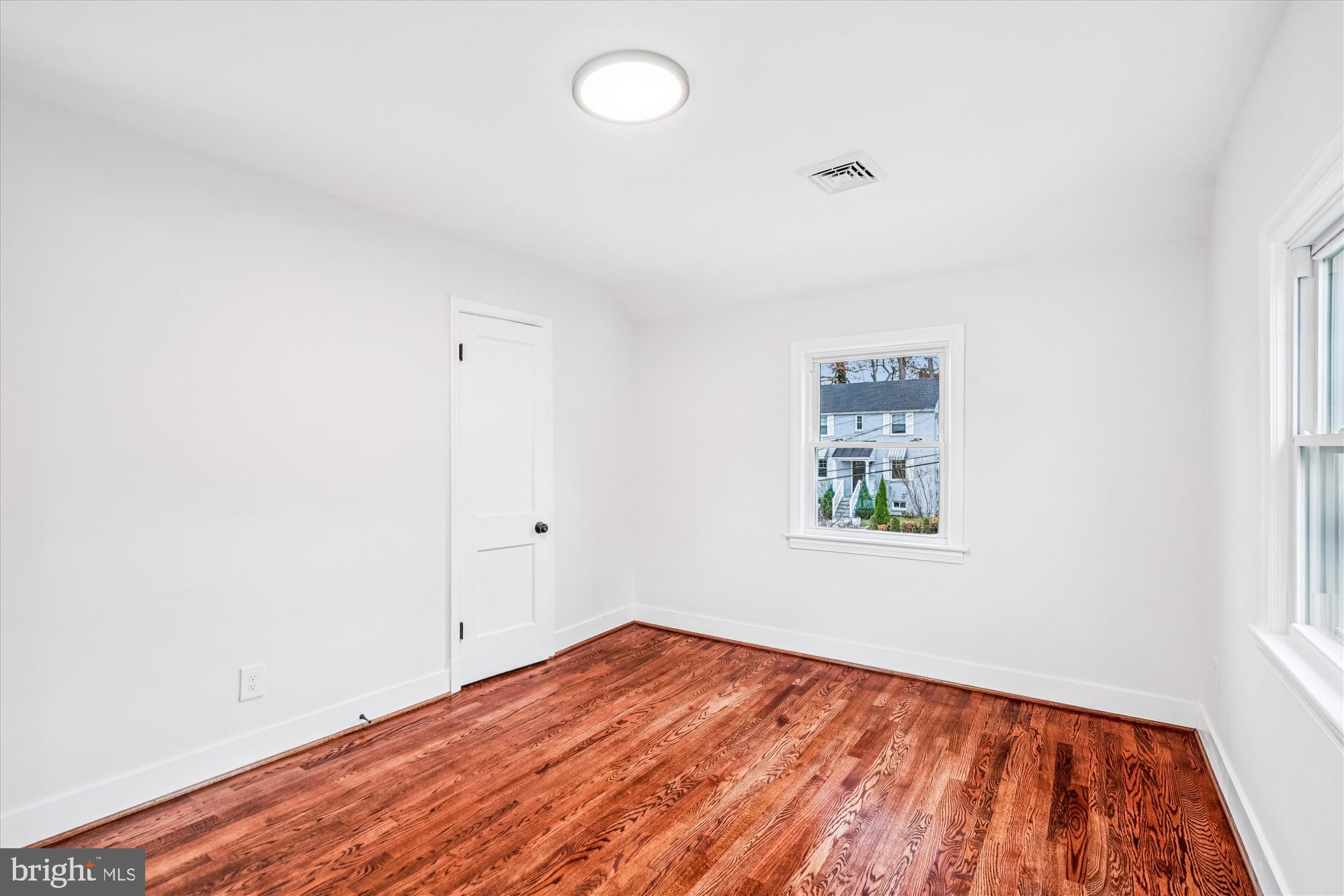 5408 14th Place Hyattsville, MD 20782 - Photo 25 of 49 an empty room with a window
