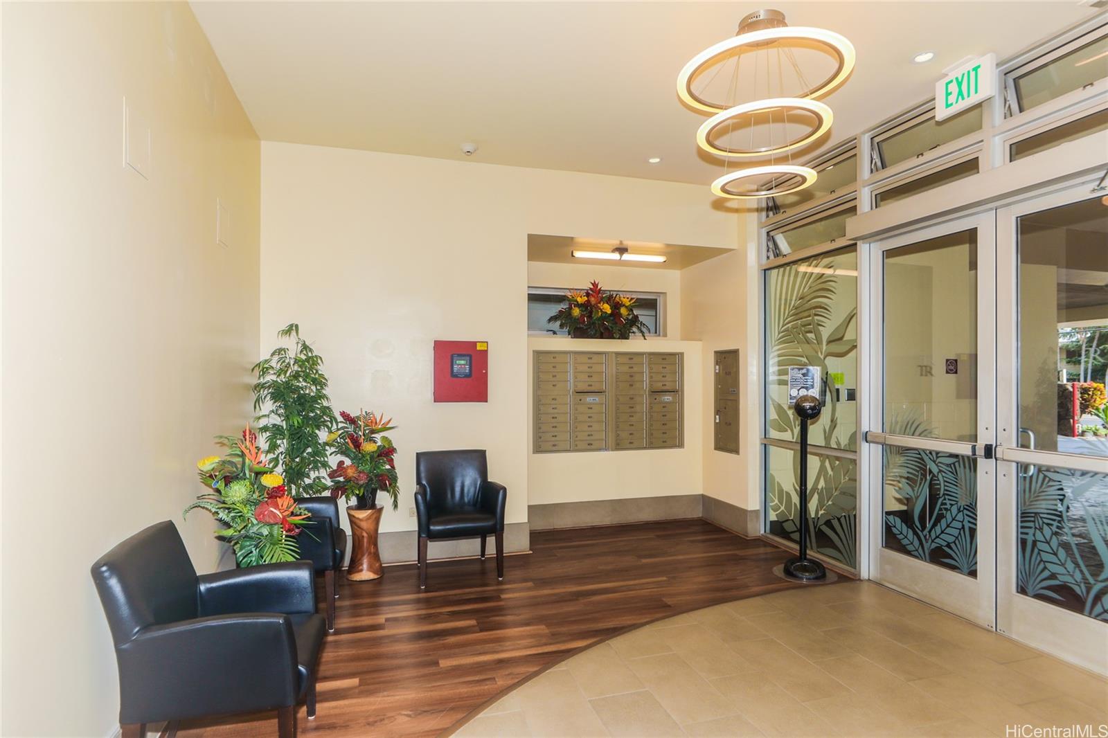 2525 Date Street, Unit 2303 Honolulu, HI 96826 - Photo 16 of 25 a living room with furniture