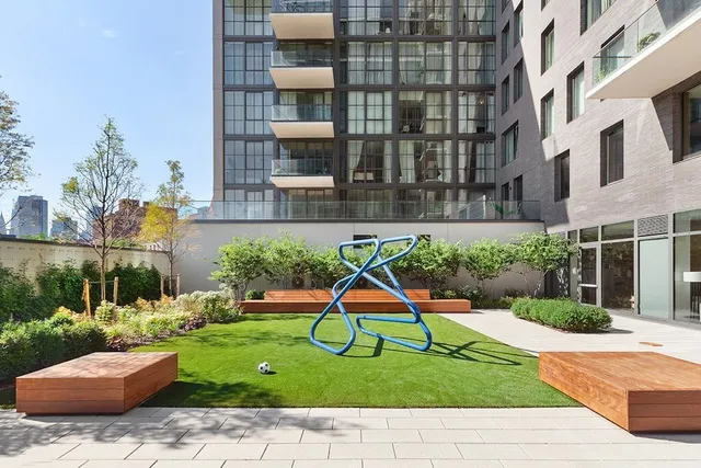 $1,925,000 | 22-18 Jackson Avenue, Unit 608 | Long Island City