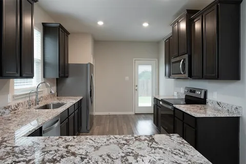 $305,000 | 521 Congress Way, Liberty Hill, TX 78642