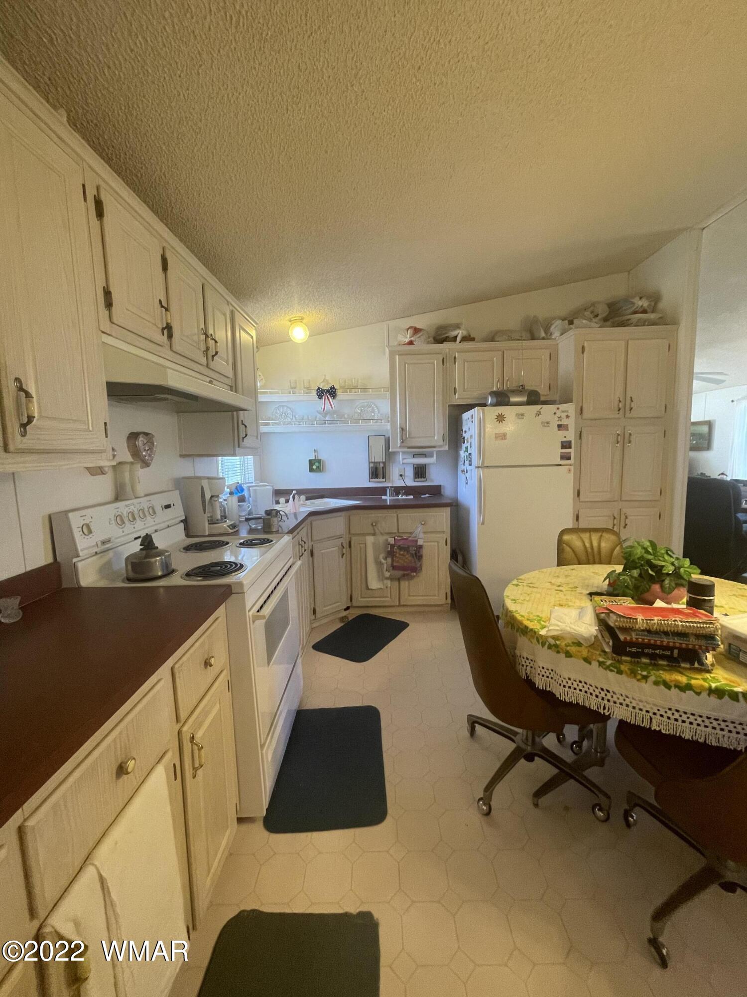 1312 Bordon Ranch Road Show Low, AZ 85901 - Photo 14 of 21 Gallery Image 14