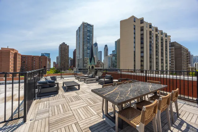 $2,045 | 1140 North LaSalle Drive, Unit 407, Chicago, IL 60610