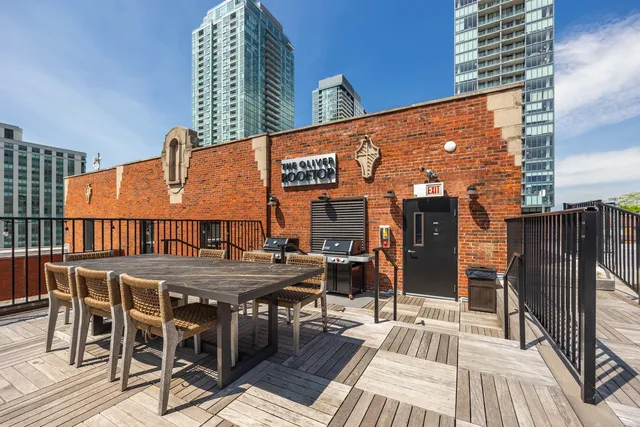 $2,045 | 1140 North LaSalle Drive, Unit 407, Chicago, IL 60610