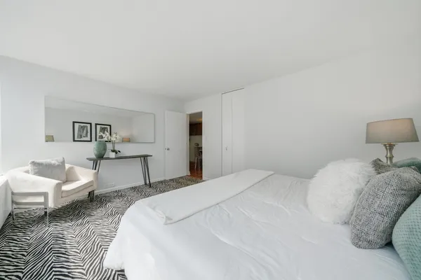 $309,900 | 3550 North Lake Shore Drive, Unit 904, Chicago, IL 60657