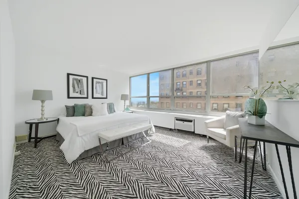 $309,900 | 3550 North Lake Shore Drive, Unit 904, Chicago, IL 60657