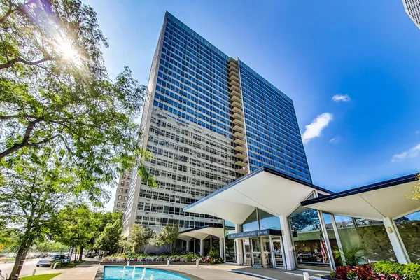 $309,900 | 3550 North Lake Shore Drive, Unit 904, Chicago, IL 60657
