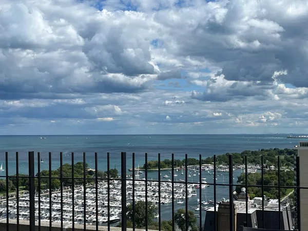 $309,900 | 3550 North Lake Shore Drive, Unit 904, Chicago, IL 60657