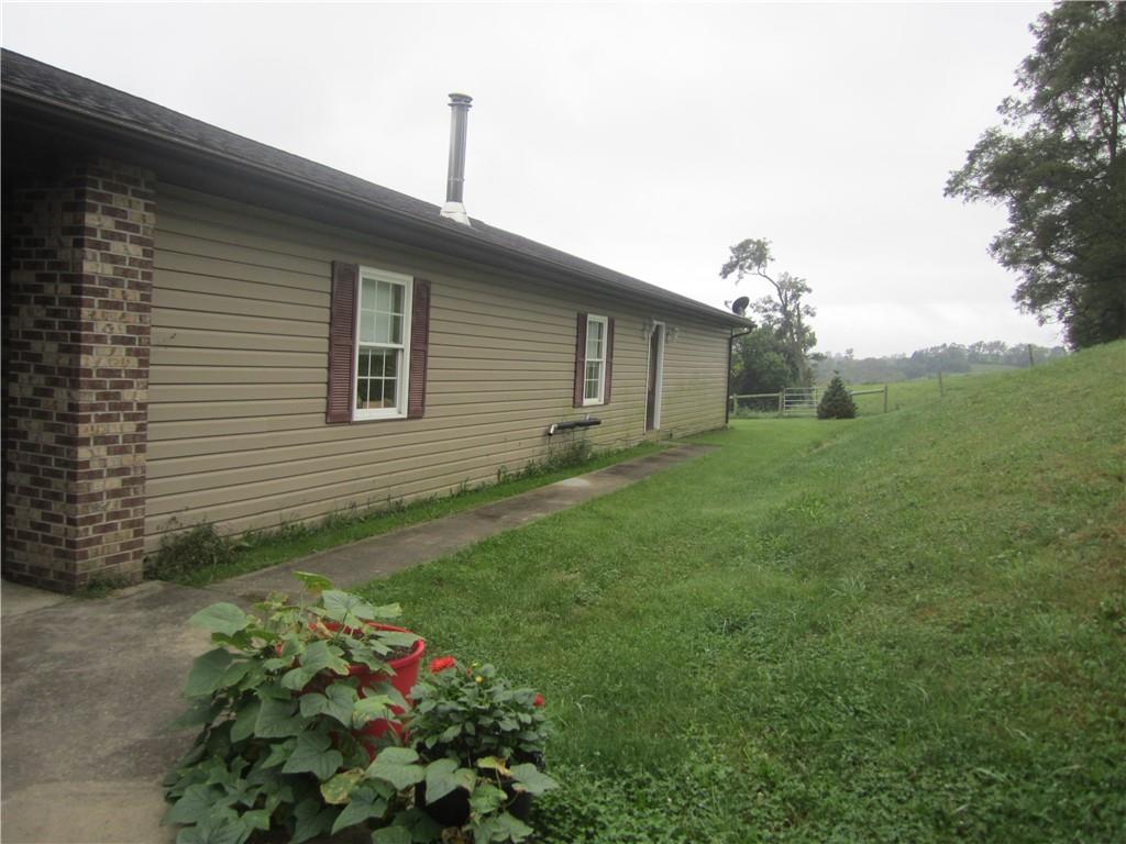 586 White Barn Road Waynesburg, PA 15370 - Photo 2 of 19 Gallery Image 2