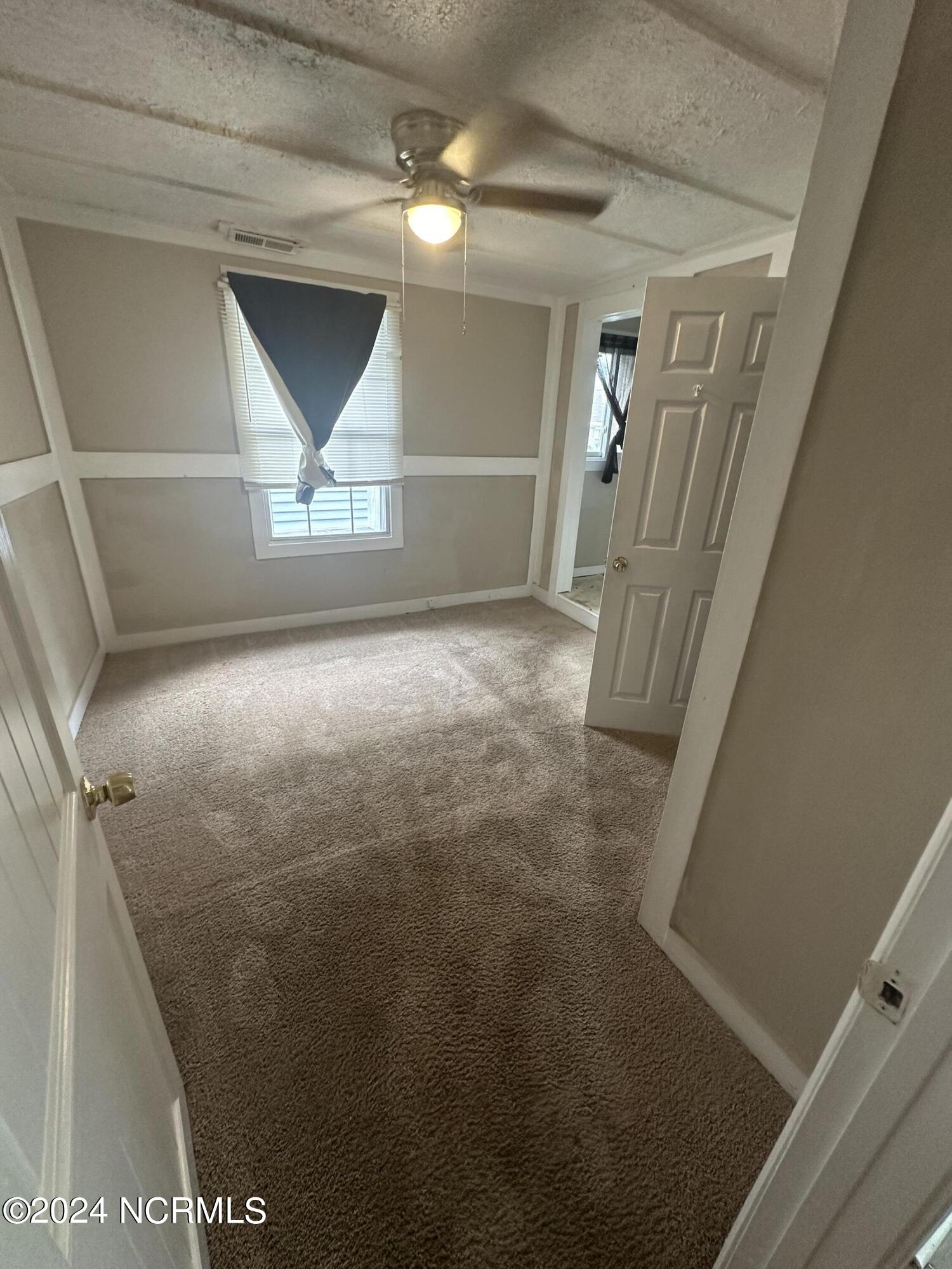 902 Perry Street Kinston, NC 28501 - Photo 7 of 9 IMG_7509