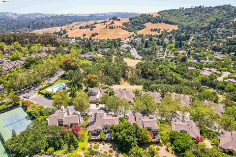 $1,198,000 | 1934 Beacon Ridge Court, Walnut Creek, CA 94597