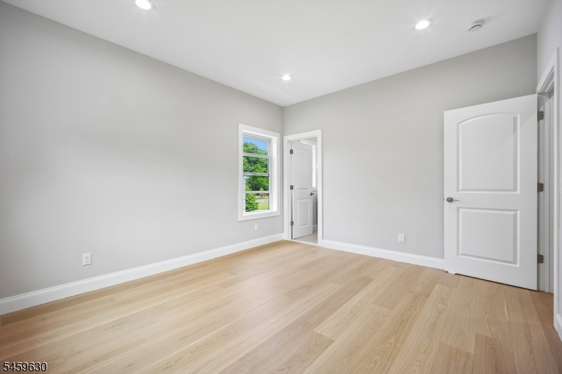 5 Briar Cliff Road Livingston, NJ 07039 - Photo 20 of 47 Gallery Image 20